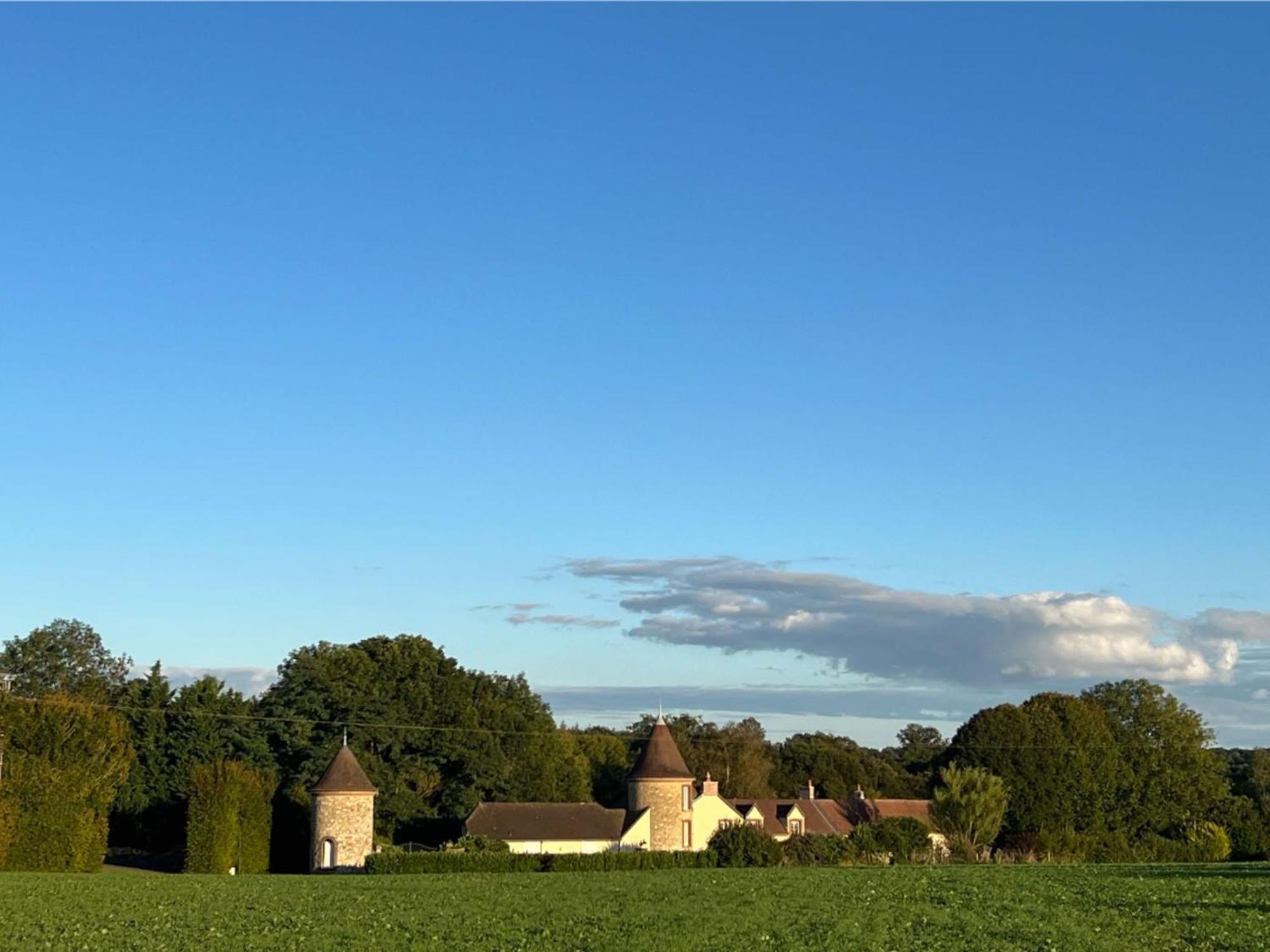 Le Petit Chateau Baye  Luaran gambar