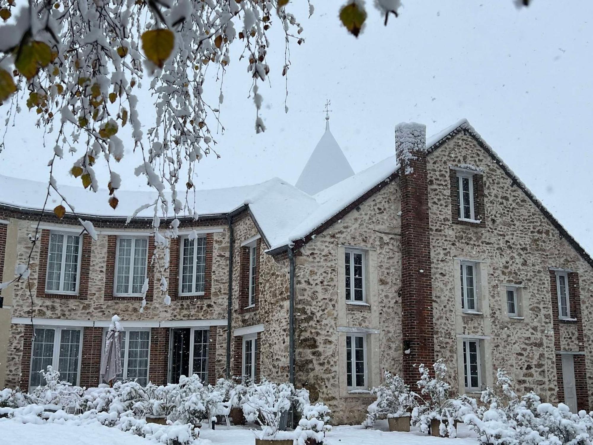 Le Petit Chateau Baye  Luaran gambar
